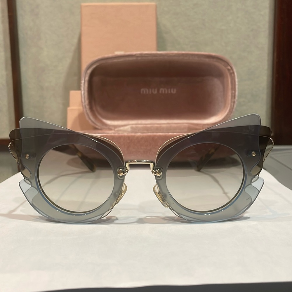 Miu Miu Cateyes Women’s Unique Fashion Designer Sunglasses Includes Authenticity